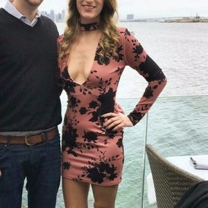 🥂 Rosé plunge dress 🥂